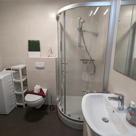 Likedeeler Apartment *